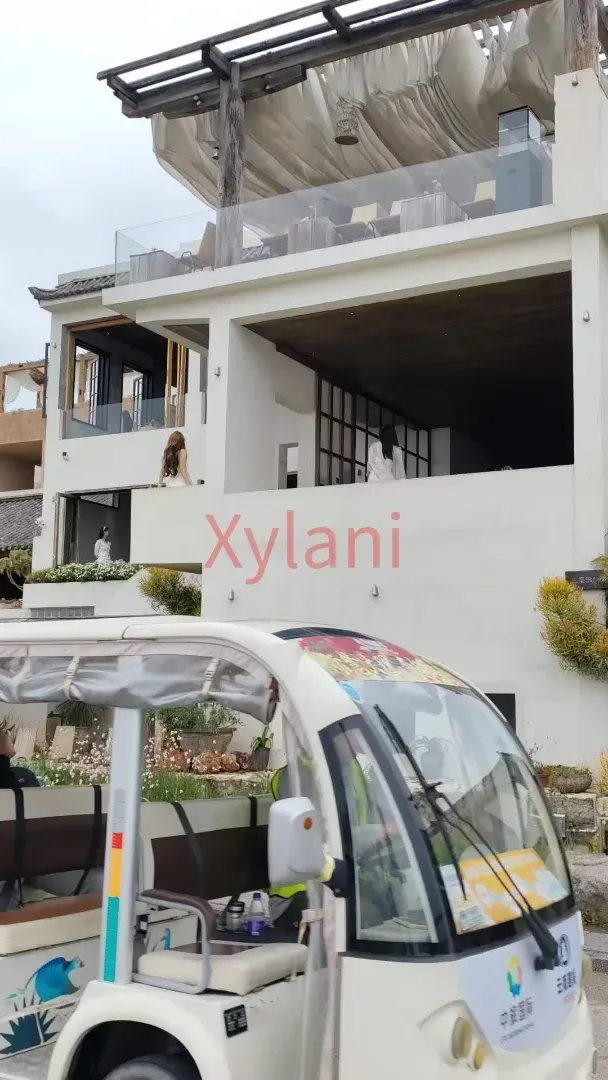 White Building at Longkan Wharf on Erhai Lake