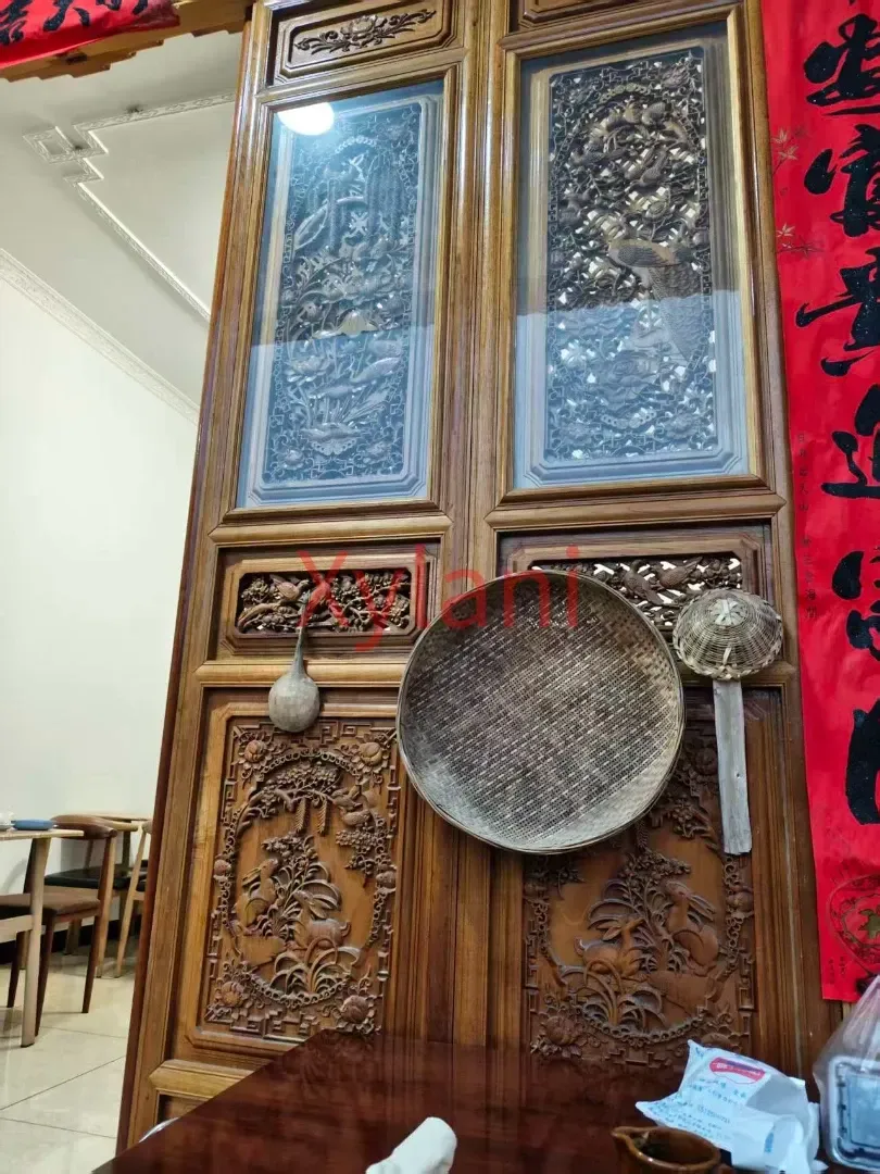 Maixiang Chuiyan Wooden Door
