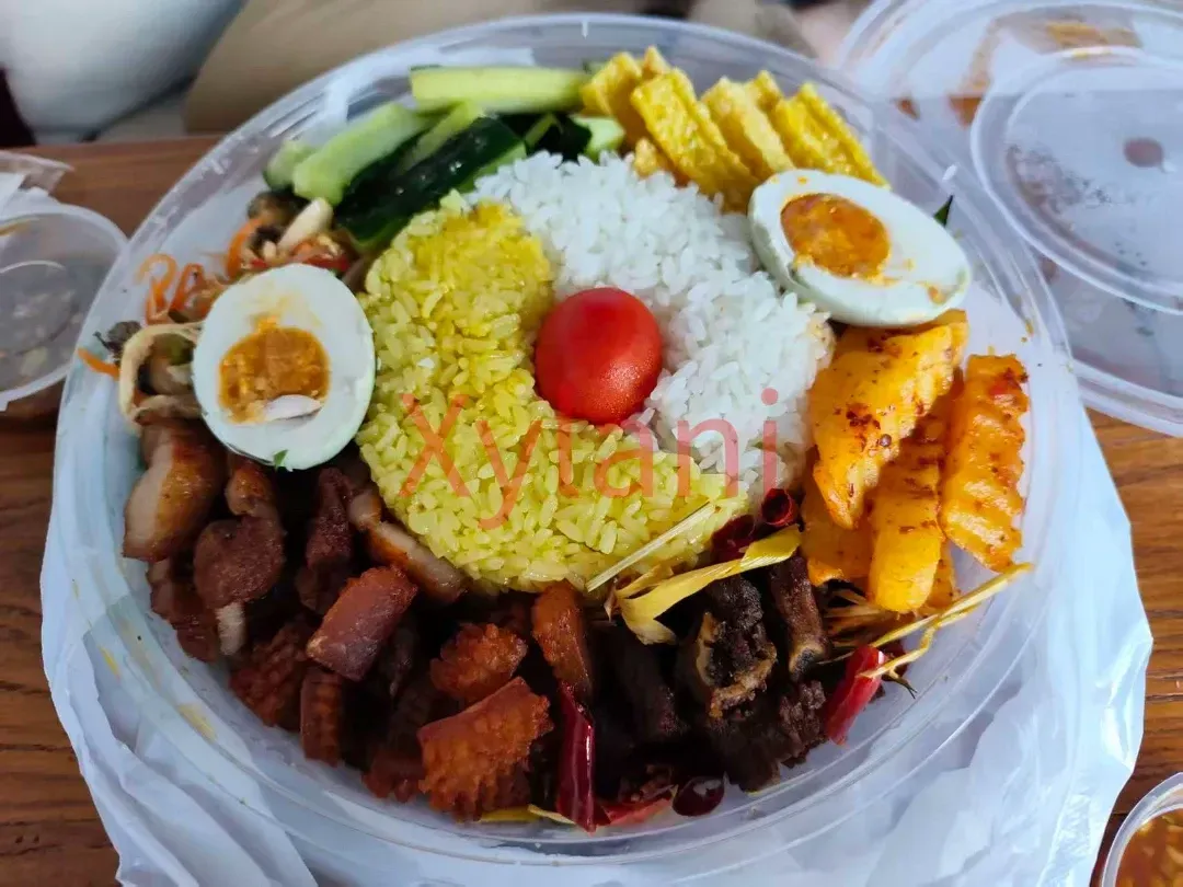 Dai-style Hand-Grabbed Rice